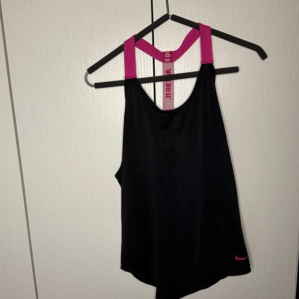 Nike dri fit women’s loose fit workout tank